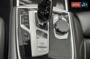 Седан BMW 7 Series 2018 в 