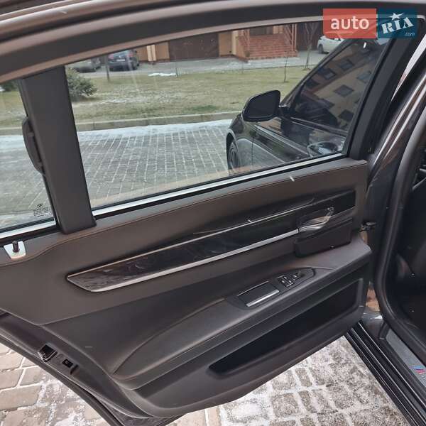 Седан BMW 7 Series 2014 в Львові