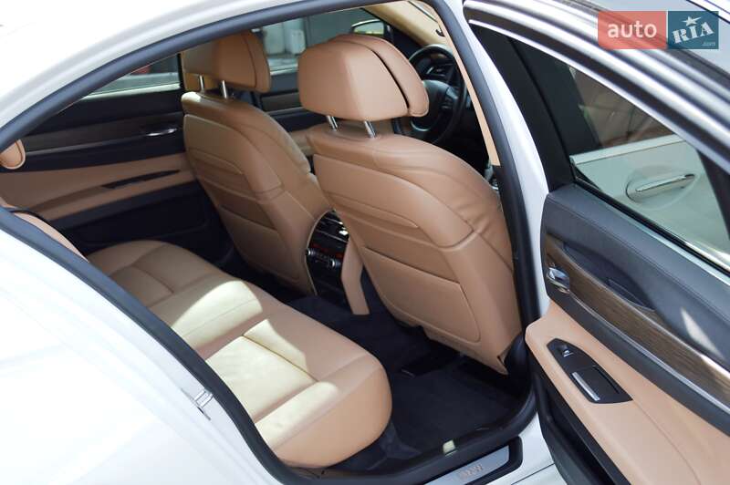 Седан BMW 7 Series 2014 в Одесі