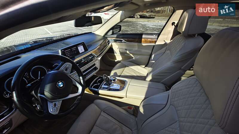 Седан BMW 7 Series 2016 в Тернополе