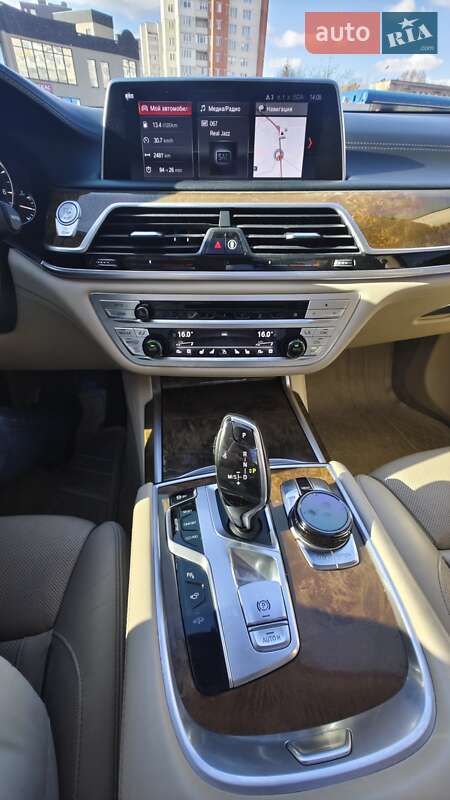 Седан BMW 7 Series 2016 в Тернополе