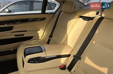Седан BMW 7 Series 2013 в 