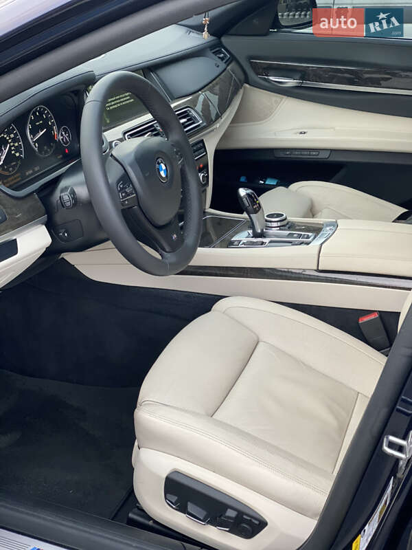 Седан BMW 7 Series 2012 в Луцьку