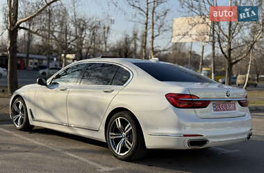 Седан BMW 7 Series 2015 в 