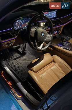 Седан BMW 7 Series 2015 в 