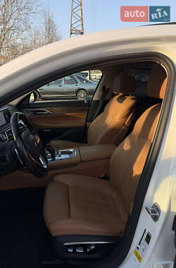 Седан BMW 7 Series 2015 в 