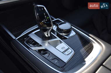 Седан BMW 7 Series 2022 в 