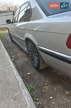 Седан BMW 7 Series 2000 в 