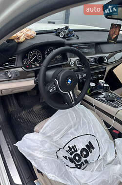 Седан BMW 7 Series 2010 в 