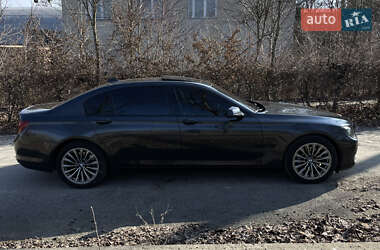 Седан BMW 7 Series 2010 в Львові