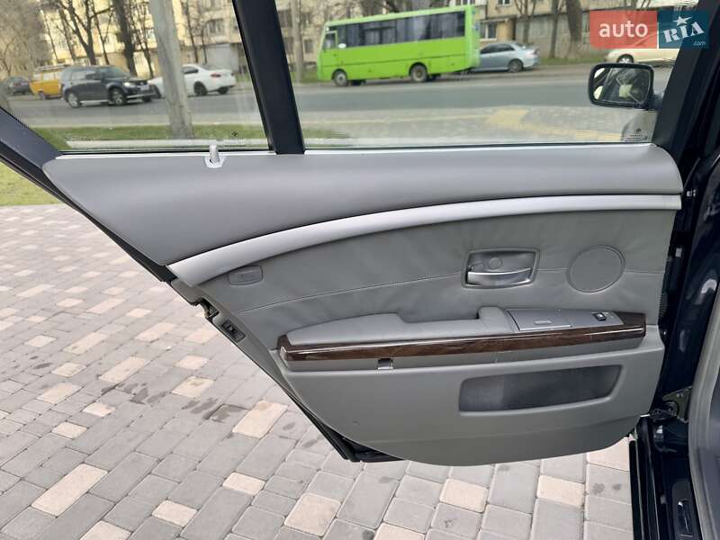 Седан BMW 7 Series 2003 в Одессе