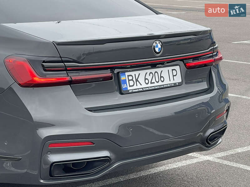Седан BMW 7 Series 2020 в Ровно