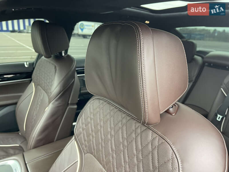 Седан BMW 7 Series 2020 в Ровно