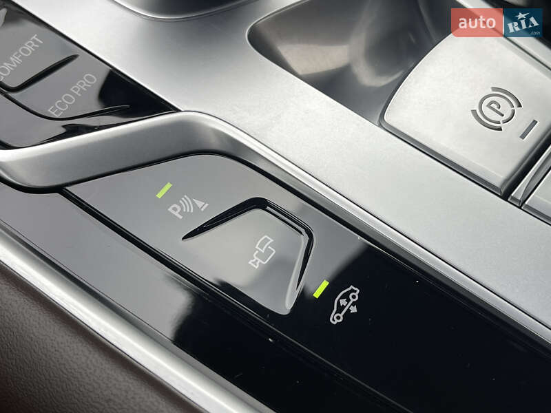 Седан BMW 7 Series 2020 в Ровно