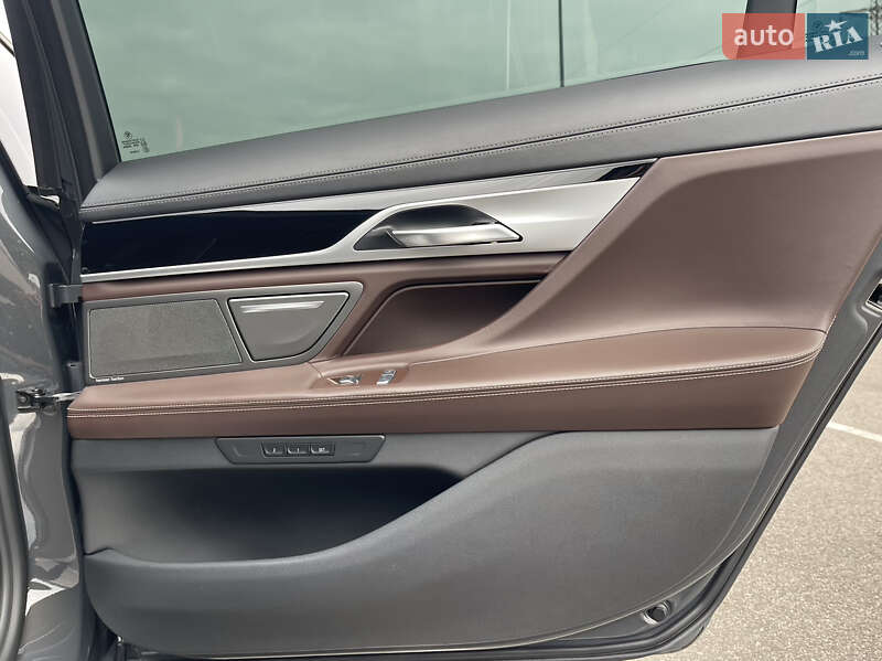 Седан BMW 7 Series 2020 в Ровно