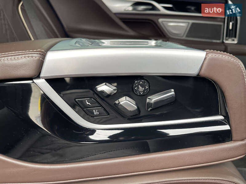 Седан BMW 7 Series 2020 в Ровно