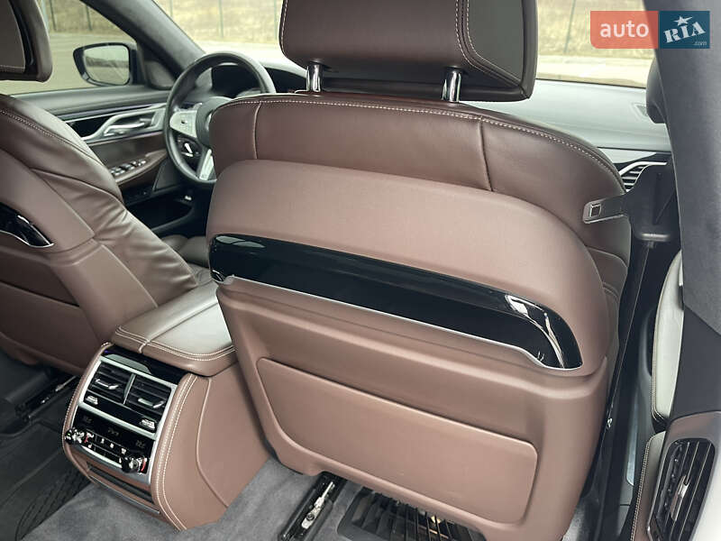 Седан BMW 7 Series 2020 в Ровно