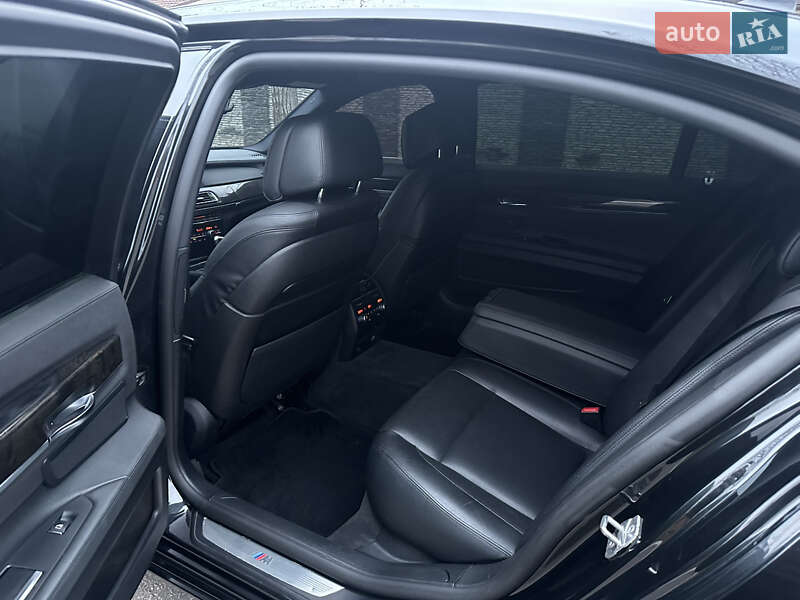 Седан BMW 7 Series 2012 в Днепре
