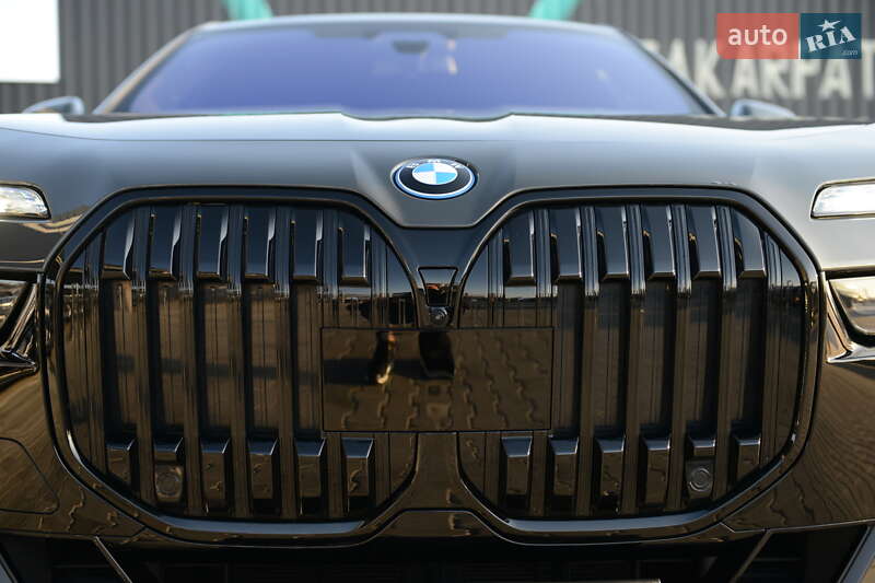 Седан BMW 7 Series 2023 в Мукачево