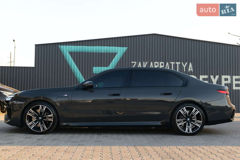 Седан BMW 7 Series 2023 в Мукачево