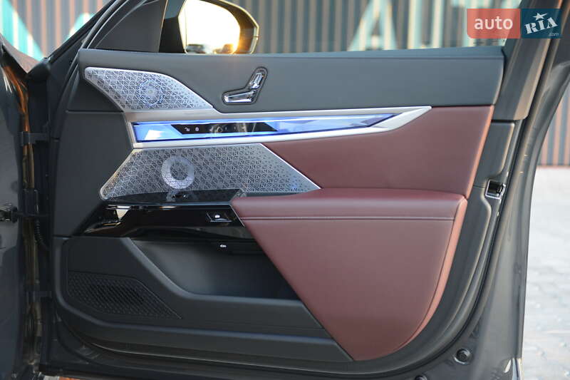 Седан BMW 7 Series 2023 в Мукачево