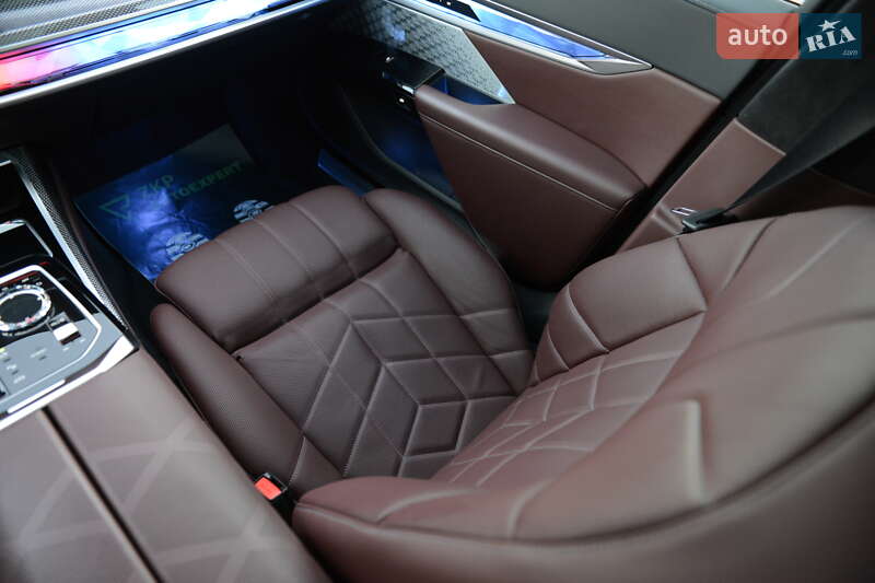 Седан BMW 7 Series 2023 в Мукачево