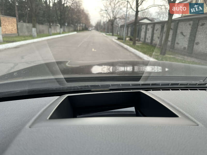 Седан BMW 7 Series 2012 в Днепре