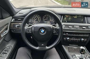 Седан BMW 7 Series 2012 в 