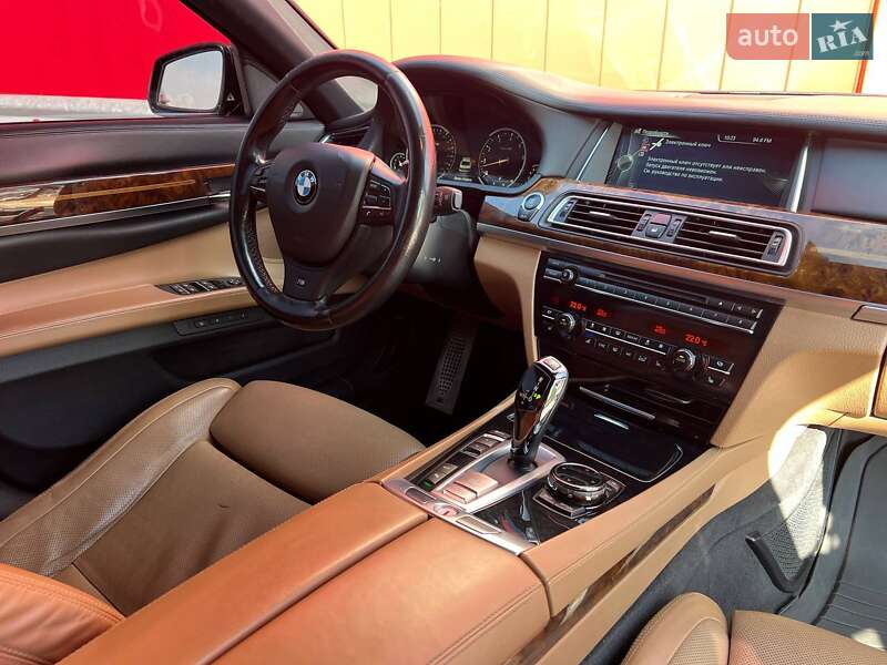 Седан BMW 7 Series 2014 в Киеве