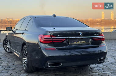 Седан BMW 7 Series 2016 в 