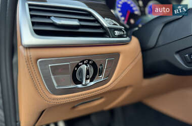 Седан BMW 7 Series 2016 в 