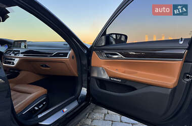 Седан BMW 7 Series 2016 в 