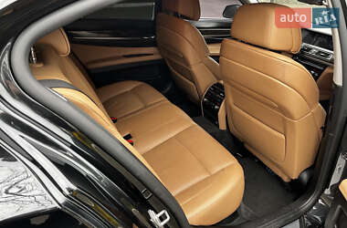 Седан BMW 7 Series 2011 в 