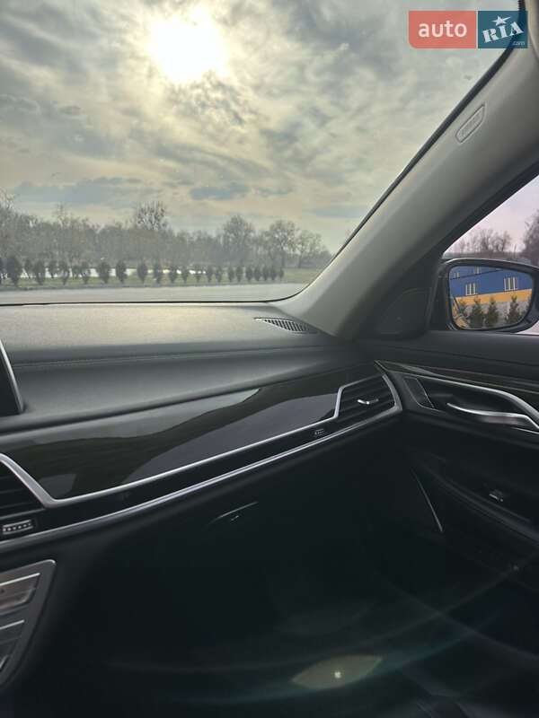Седан BMW 7 Series 2018 в Киеве