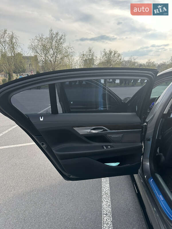 Седан BMW 7 Series 2018 в Киеве