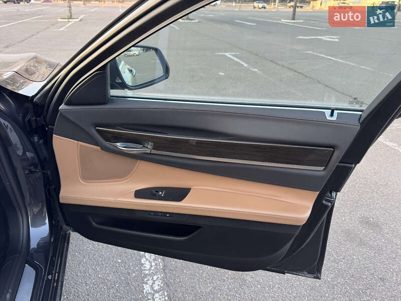 Седан BMW 7 Series 2014 в Николаеве фото 16 Седан BMW 7 Series 2014 в Николаеве