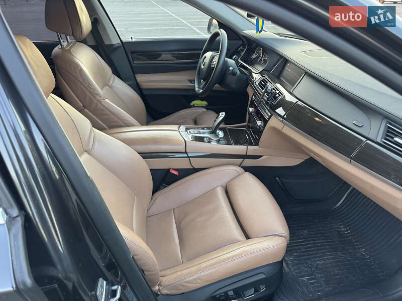 Седан BMW 7 Series 2014 в Николаеве фото 27 Седан BMW 7 Series 2014 в Николаеве