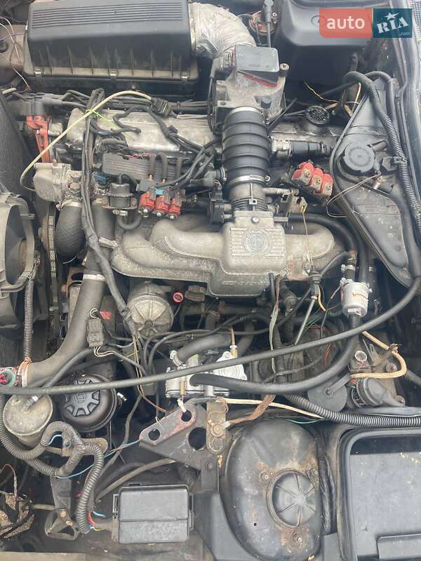 Седан BMW 7 Series 1988 в Корюківці