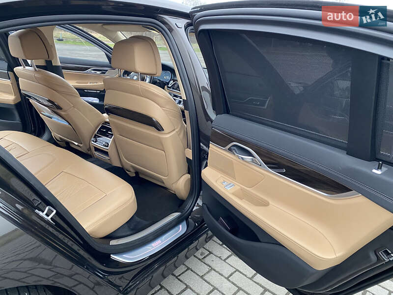 Седан BMW 7 Series 2016 в Львові
