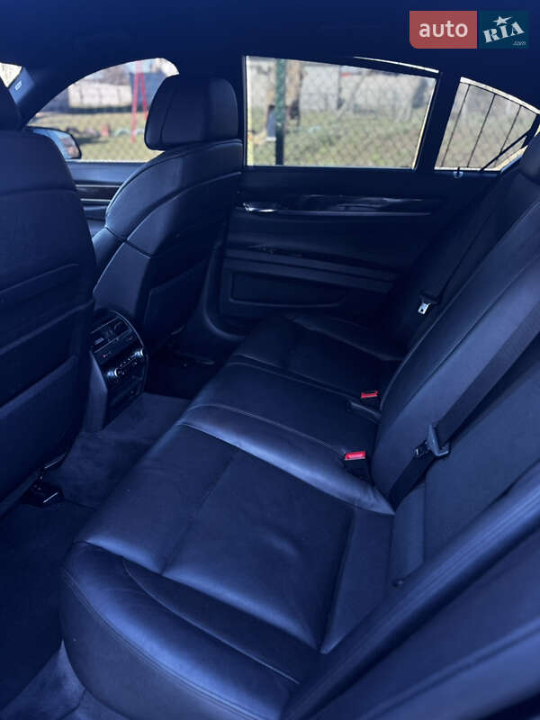 Седан BMW 7 Series 2012 в Луцке