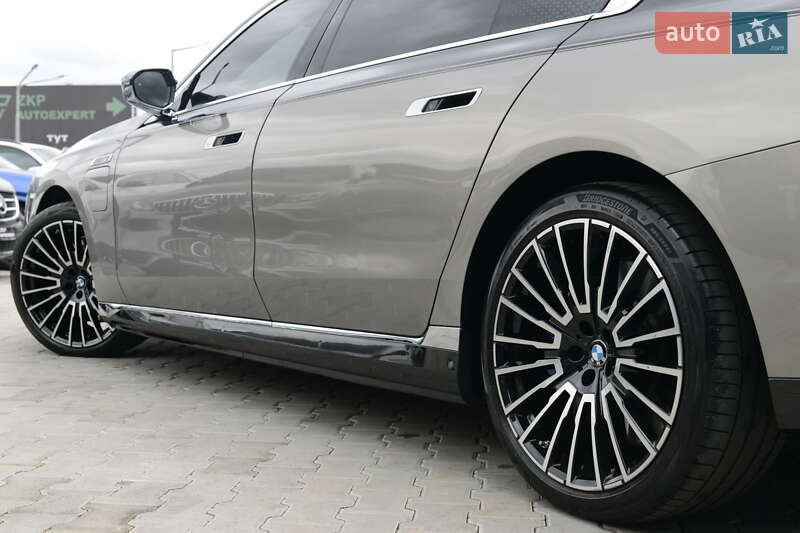 Седан BMW 7 Series 2024 в Мукачево