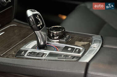 Седан BMW 7 Series 2010 в 