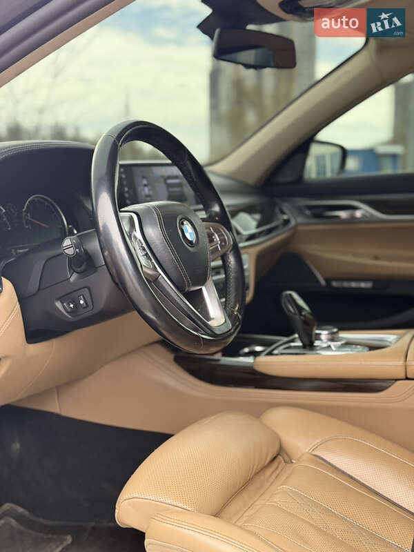 Седан BMW 7 Series 2016 в Киеве