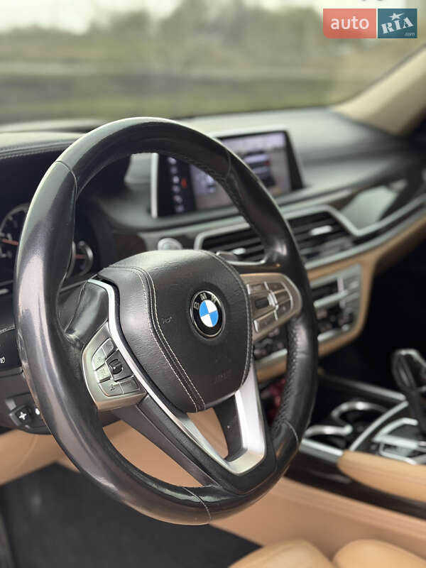 Седан BMW 7 Series 2016 в Киеве