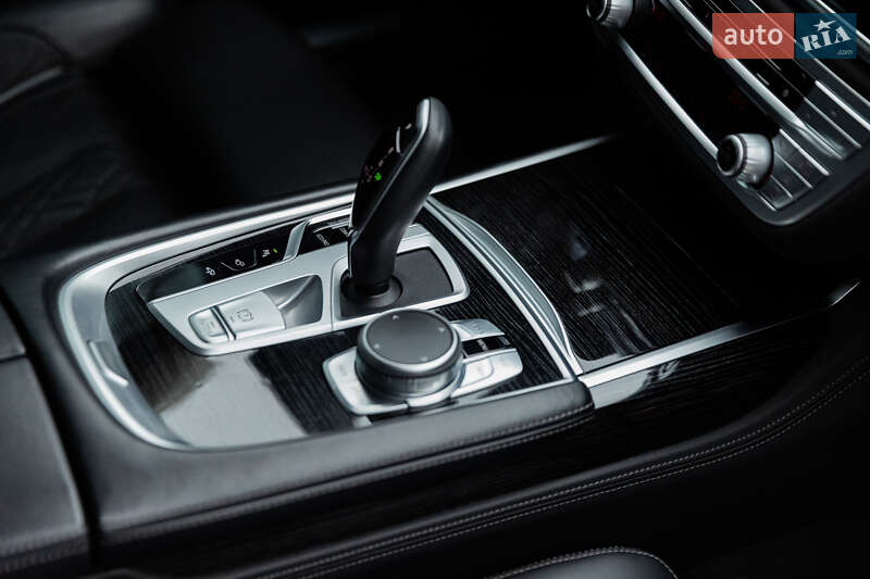 Седан BMW 7 Series 2021 в Ужгороде