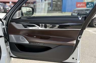 Седан BMW 7 Series 2018 в 