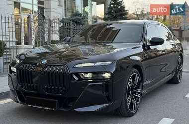Седан BMW 7 Series 2023 в 