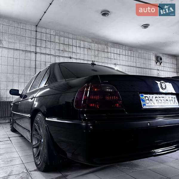 BMW 7 Series 2001