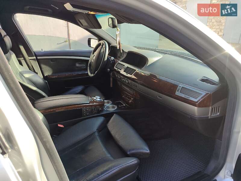 Седан BMW 7 Series 2007 в Самборі