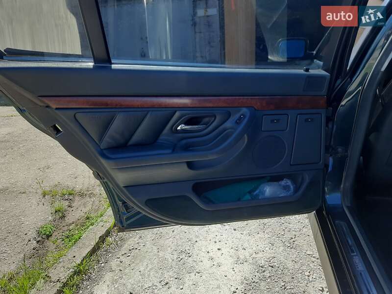 Седан BMW 7 Series 1998 в Запорожье